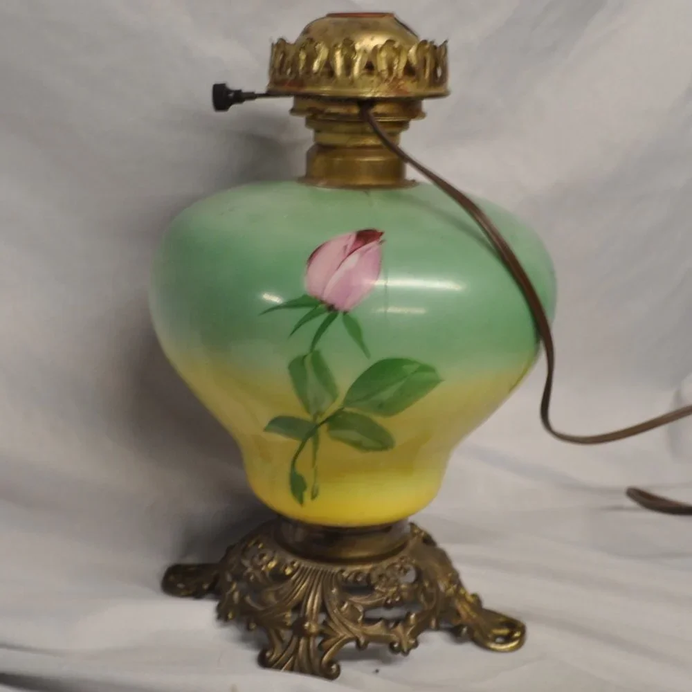 SALE* vintage floral kerosene glass lamp turned electric (319w)
